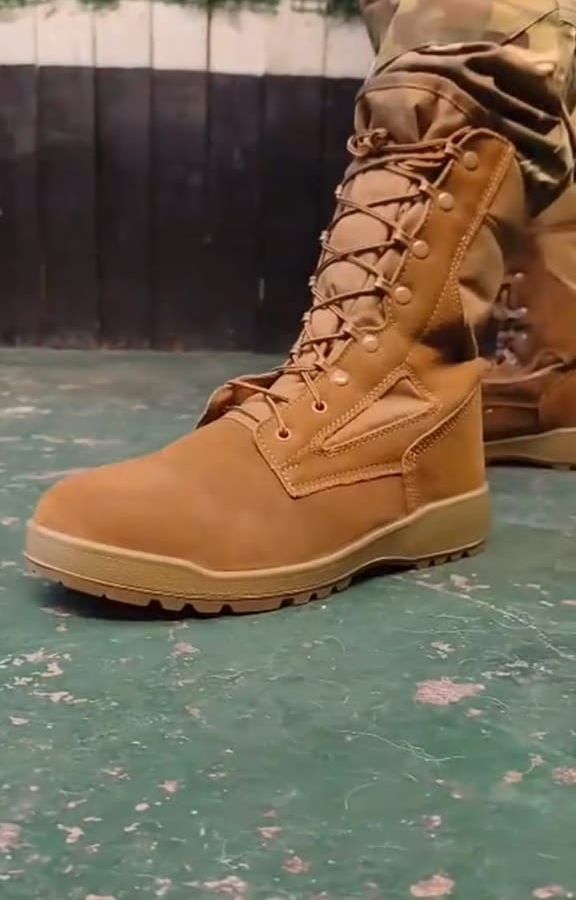 Bota alta táctica ocre, vista principal